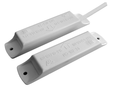 ИО 102-26 исп.01/1 "АЯКС" Извещатель охранный магнитоконт. накладн.металл.ворот,  две винтовые клеммы (0.5-2,5мм.кв)