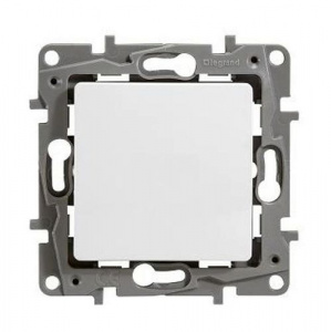 Выключатель 10 AX - 250 В винтовые зажимы ETIKA, белый  672201